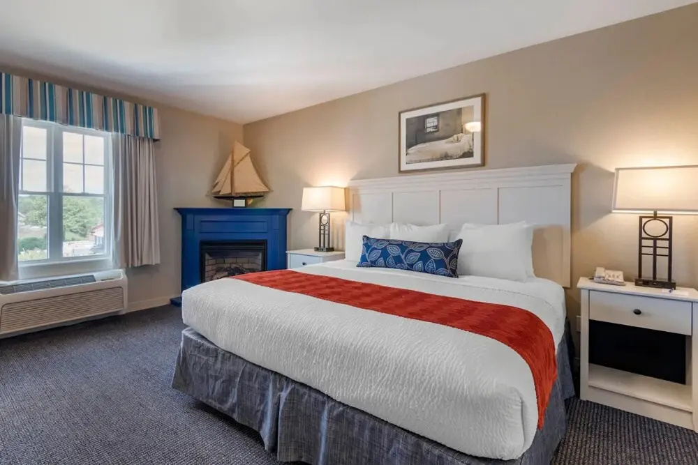 Double Suite with balcony (full double bed)