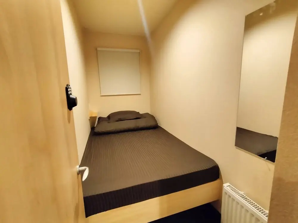 Economy room
