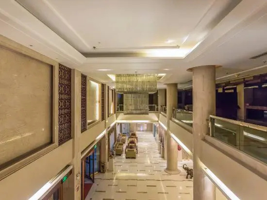 Baiyun Hotel (East Building) - фото 8
