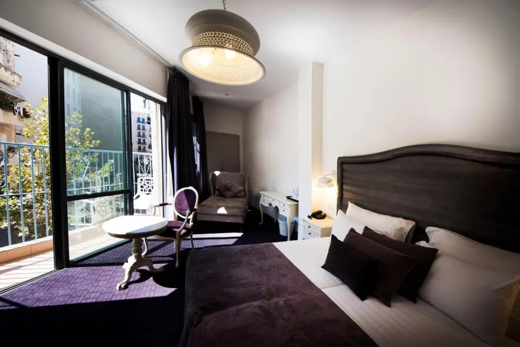Deluxe Double room (full double bed)
