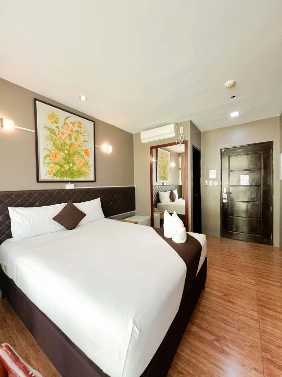 Premier Double room (full double bed)