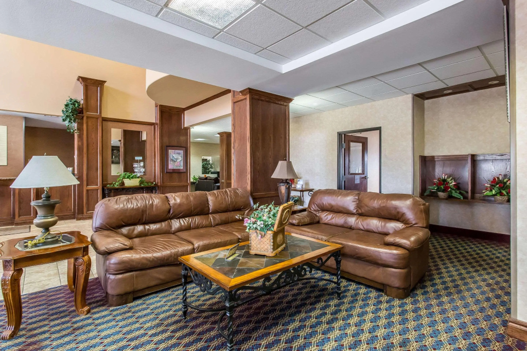 Lobby & Reception