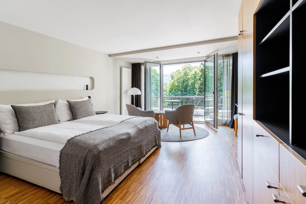 Comfort room with balcony