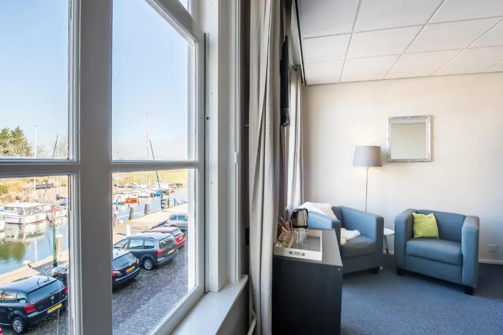 Standard Double room with sea view (full double bed)