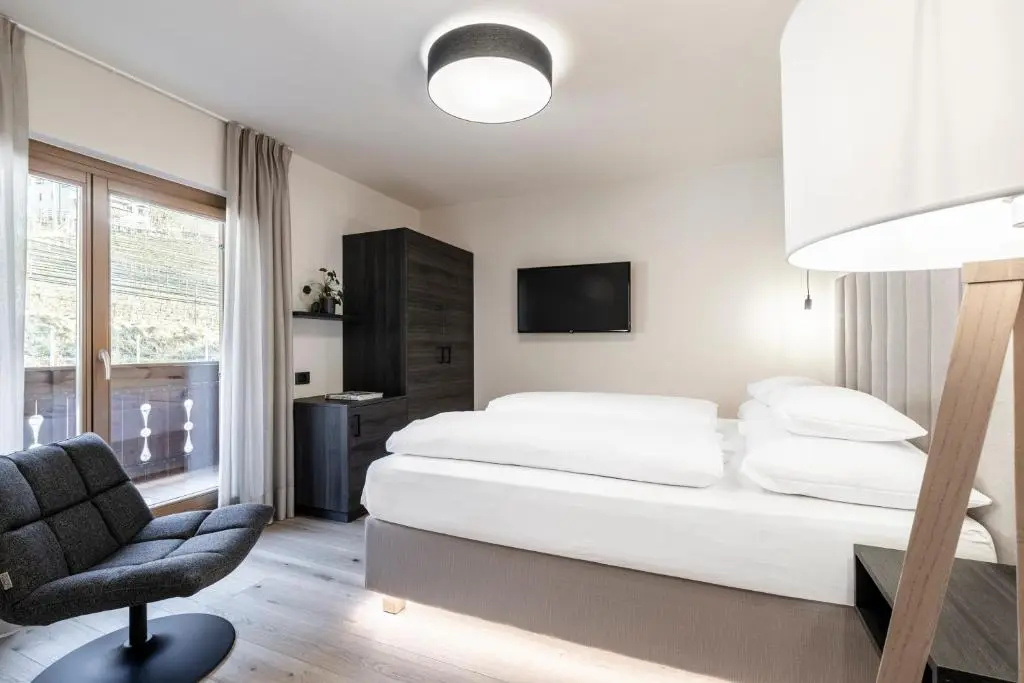 Standard Double room with balcony (full double bed)