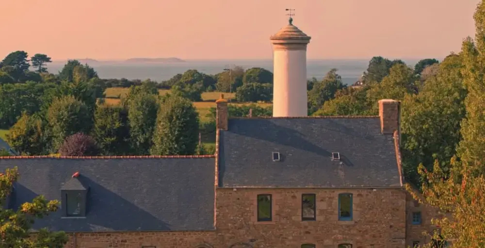 Voir la photo 1 — Sous Le Phare