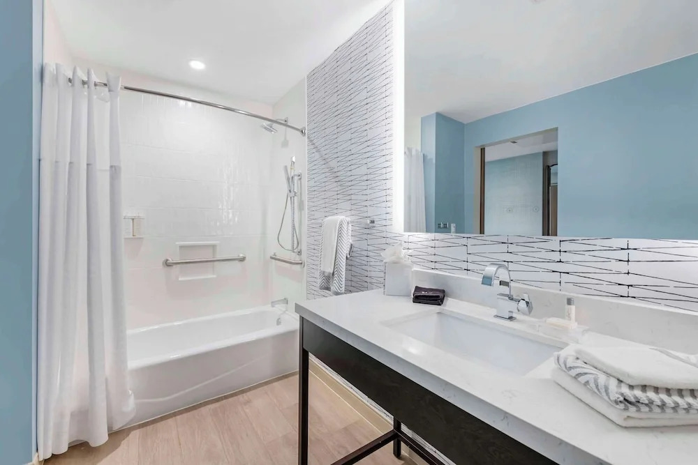 Двухместный номер Standard двуспальная кровать в Cambria Hotel Austin Downtown
