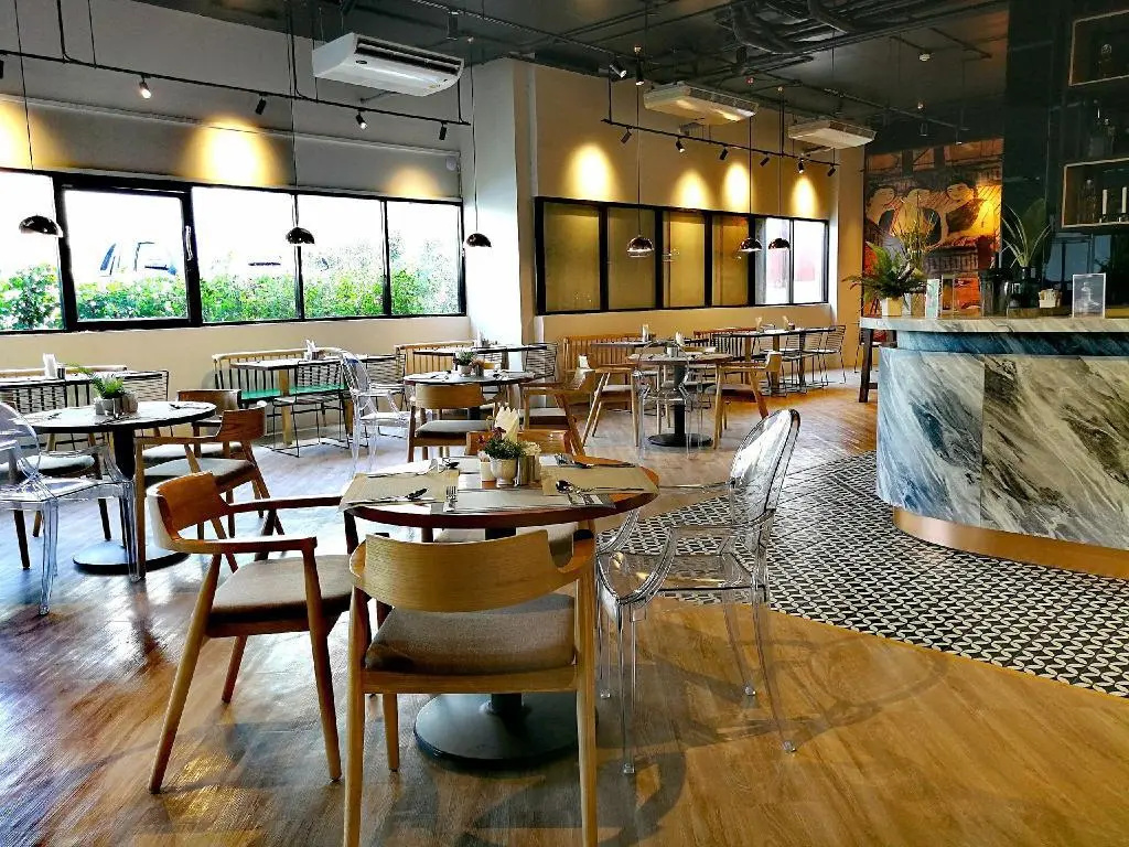 Food & Beverage