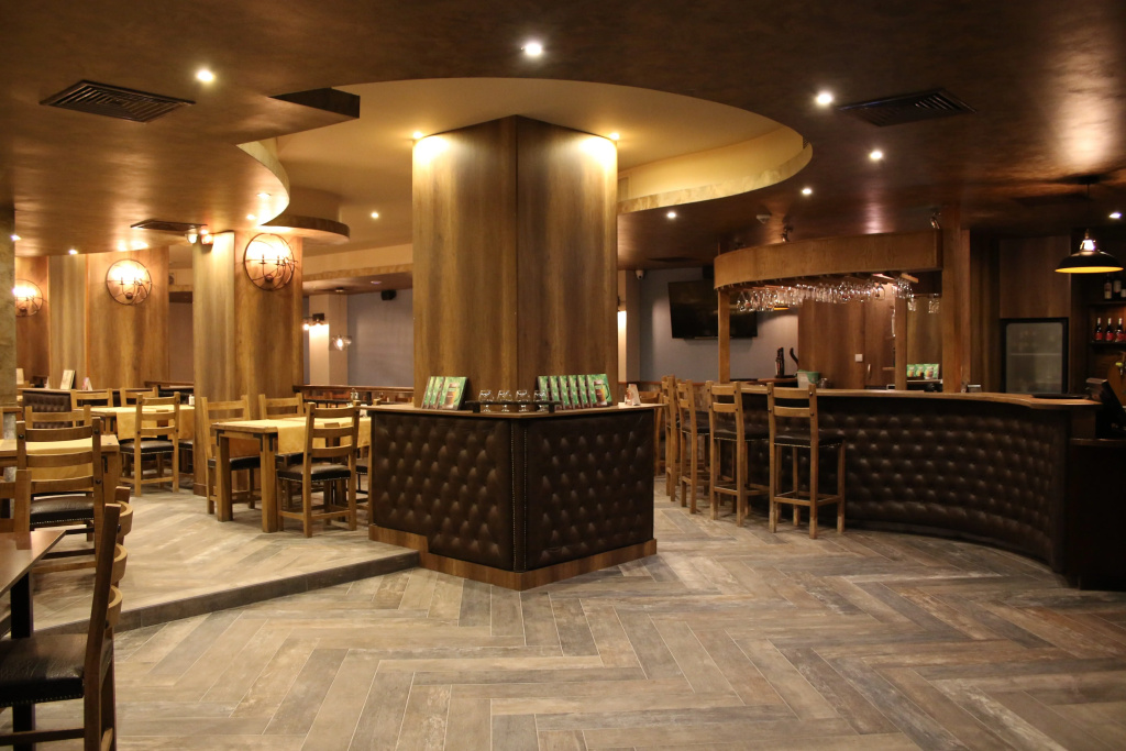 Lobby & Reception