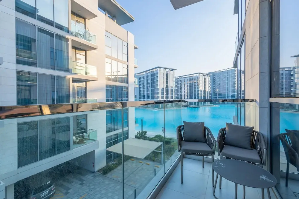 SuperHost - Serene 1BR in District One With Artificial Beach