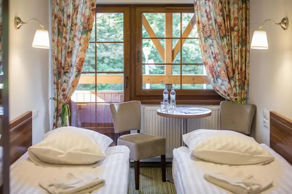 Economy Double room (twin beds)