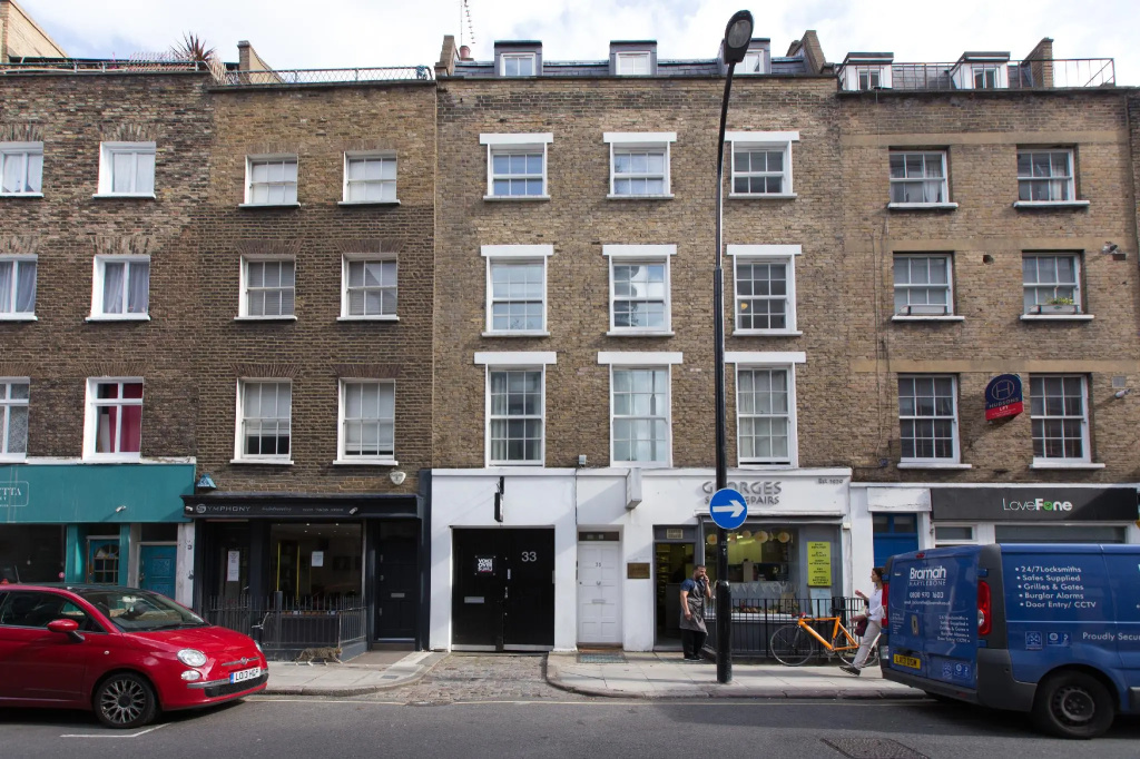 Tottenham Rooms by EveryWhere to Sleep London