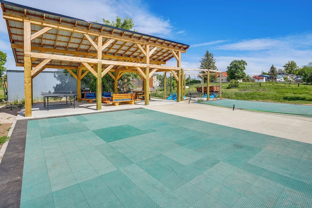 Charming Paris House ~ 1 1/2 Mi to Canyon!