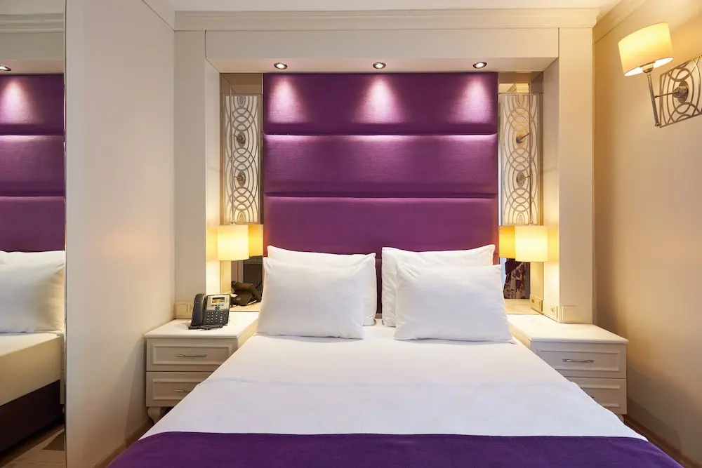 Standard room with mountain view