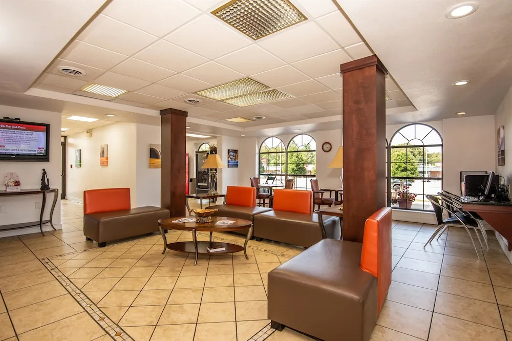 Lobby & Reception