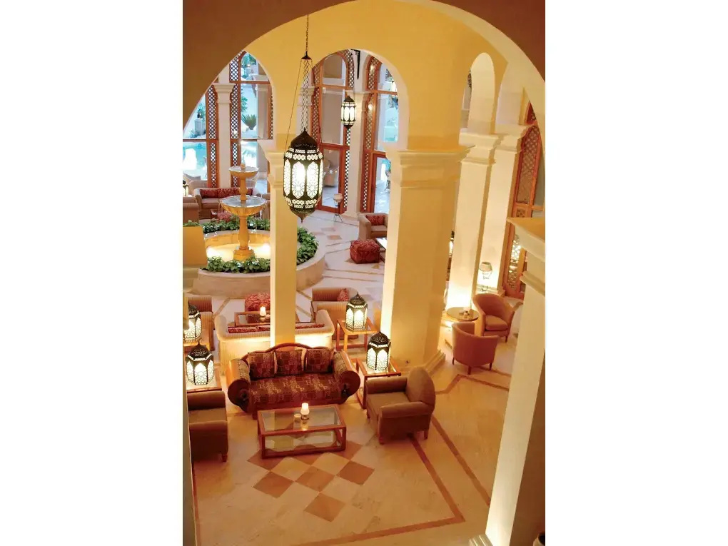 Lobby & Reception