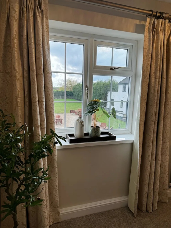 Deluxe Double room with balcony full double bed