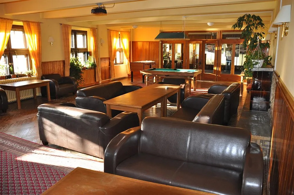 Lobby & Reception