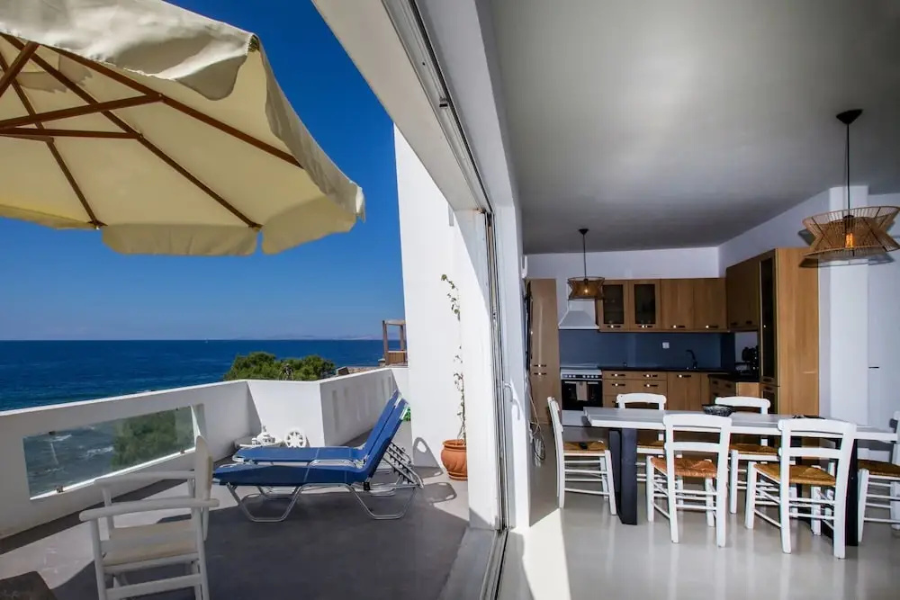 2 Bedroom Apartment With Terrace in Tinos Chora