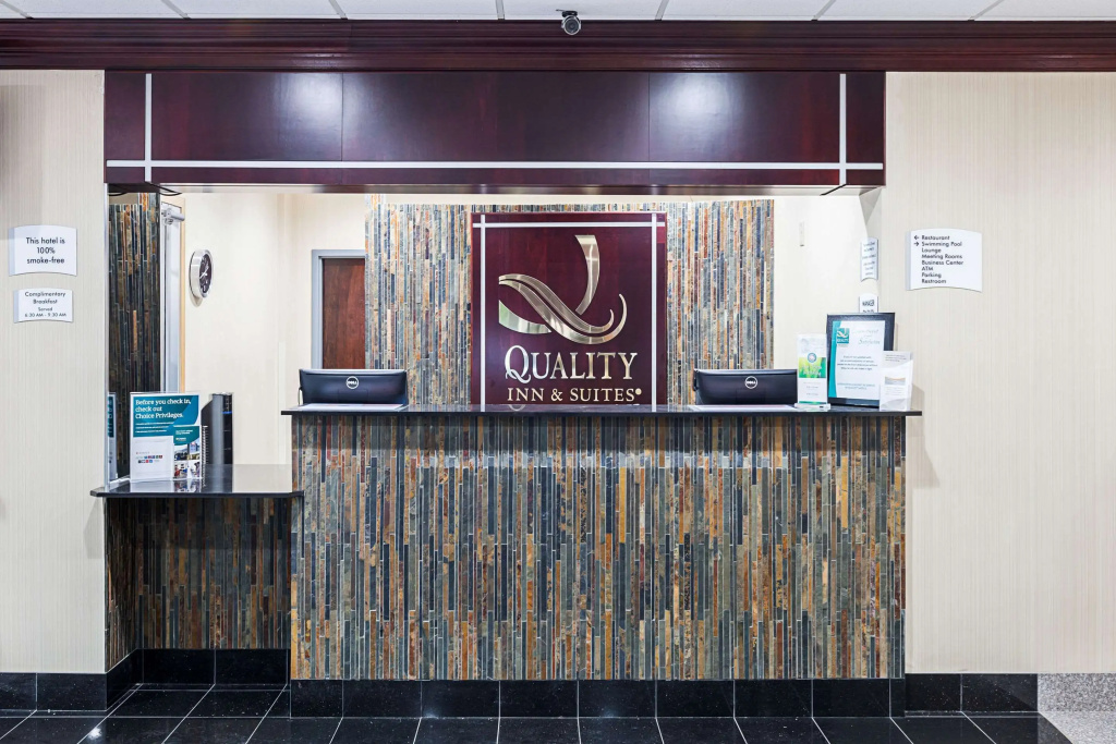 Lobby & Reception