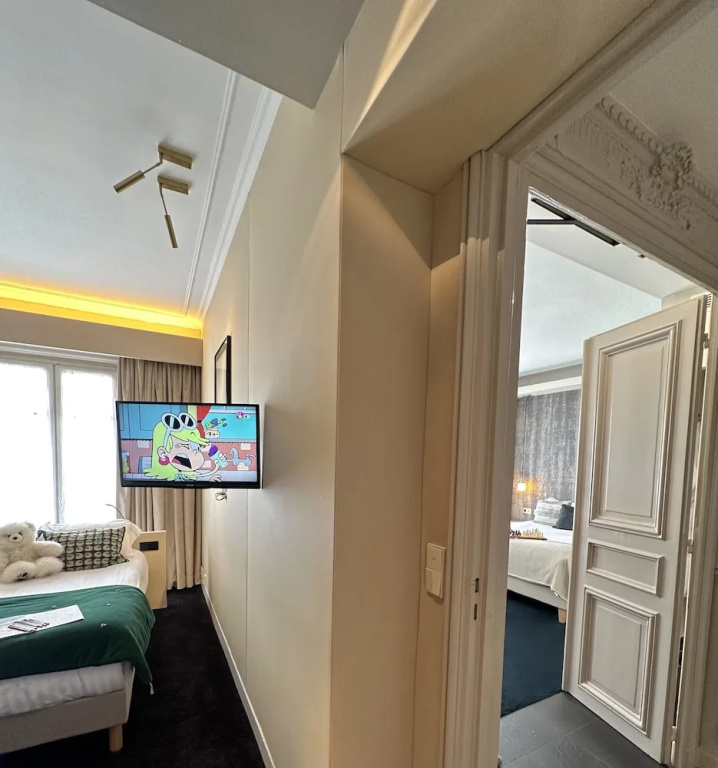 Quadruple Family Suite