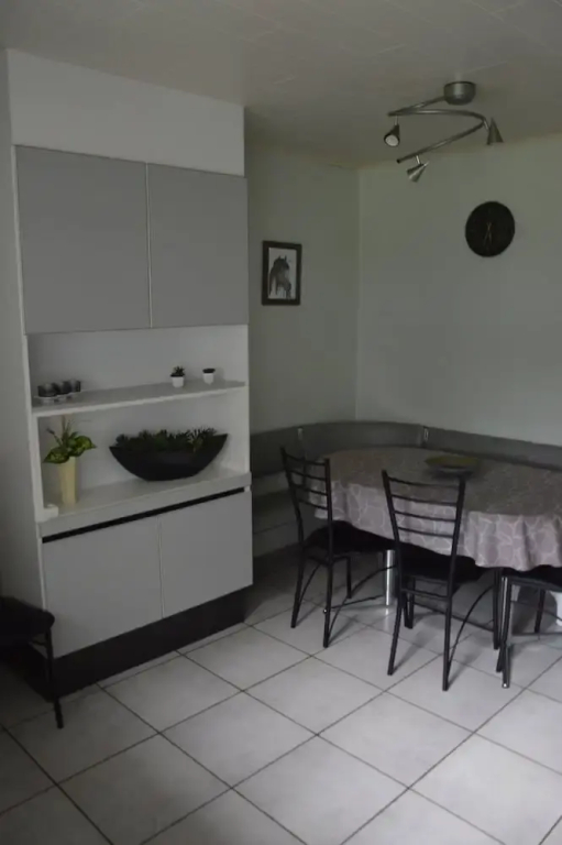 Charming Belgian Getaway in Oudsbergen - 3 Bedrooms & Garden - фото 23
