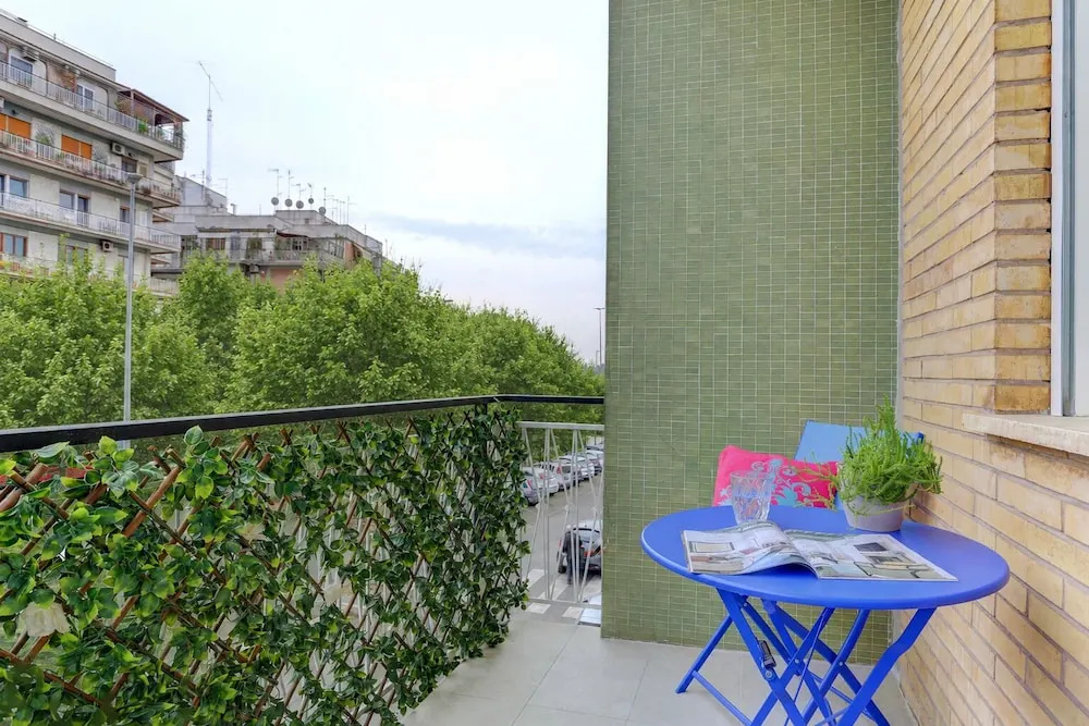 San Giovanni Appia Park Modern Apartment with Balcony Metro A 10 Min City Center