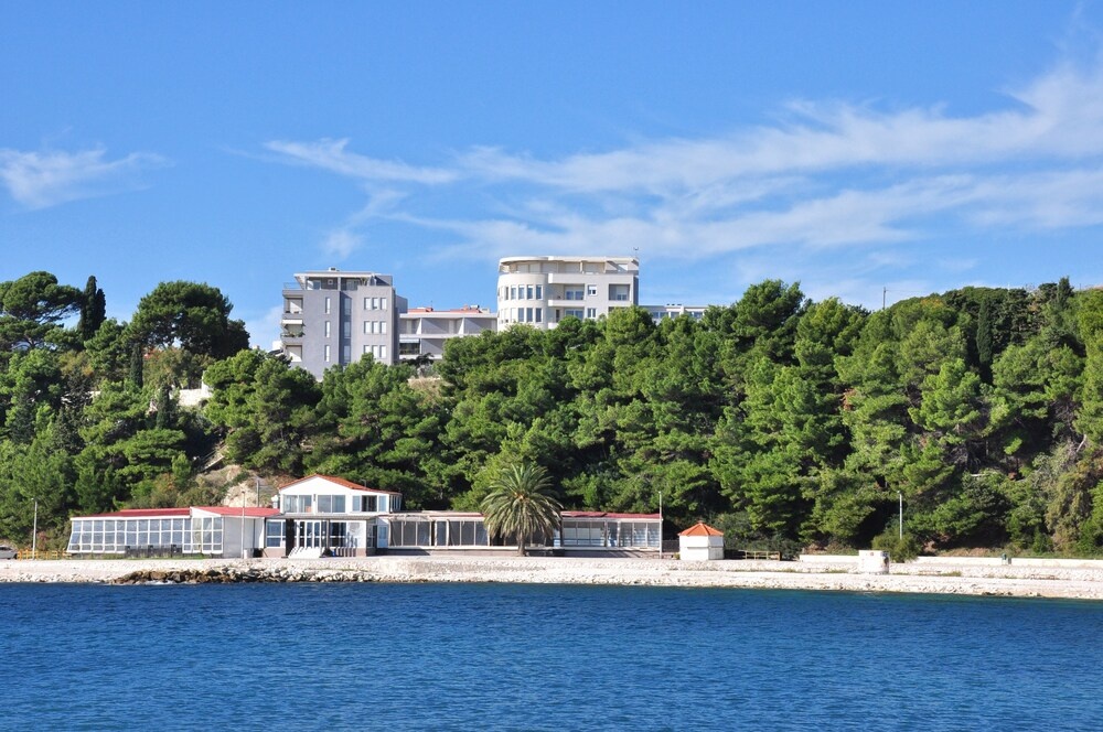 Beach & Waterfront