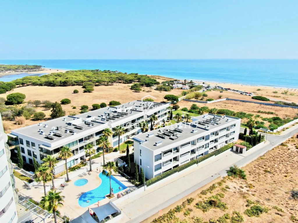 Cavalo Preto Luxury Beach Apartment by Golden Zenith