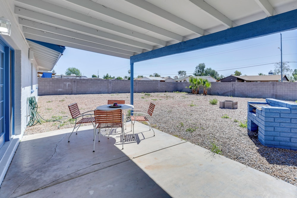 Near Innovation Corridor: Phoenix Home w/ Patio