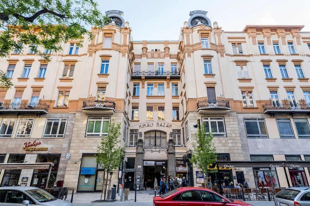 Dandy Deluxe Apartments