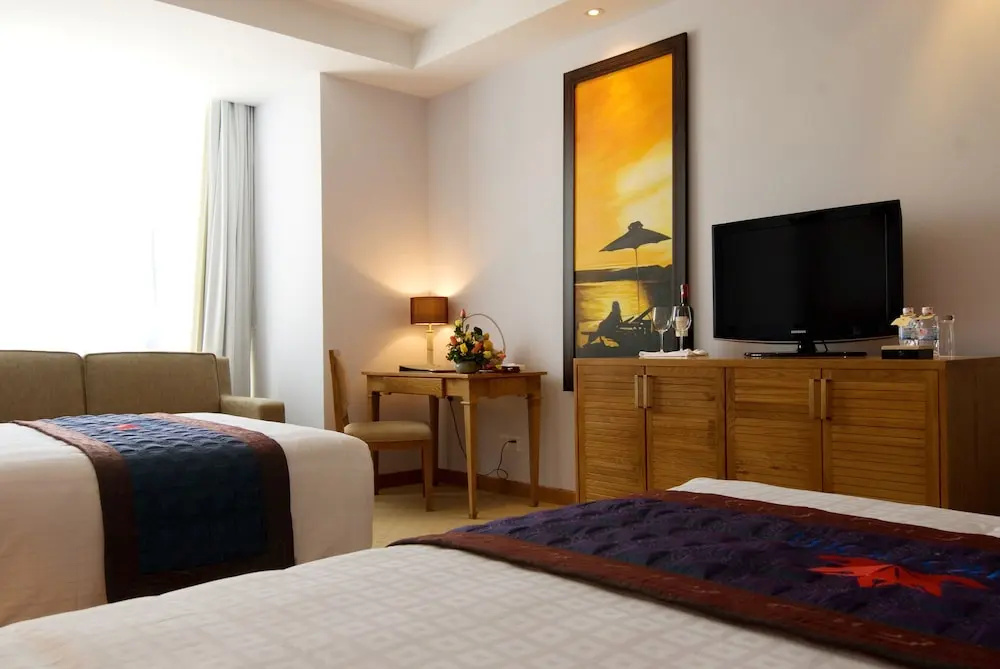 Petro Hotel — 7