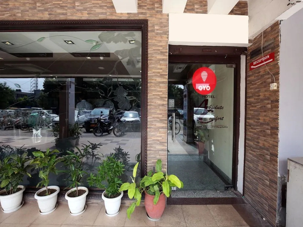 OYO 9575 Hotel Absolute Comfort