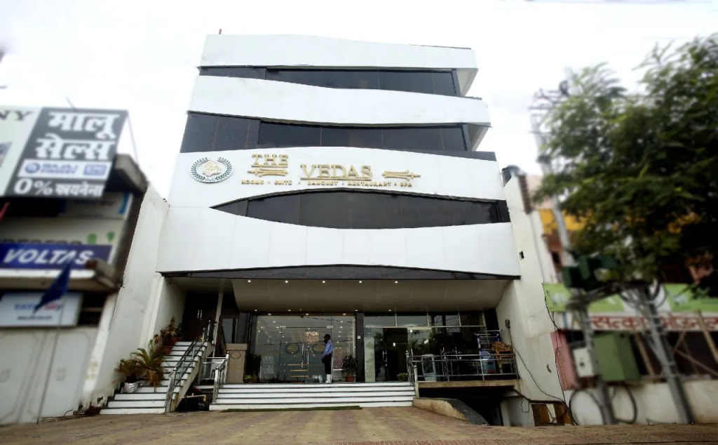 HOTEL "THE VEDAS" image