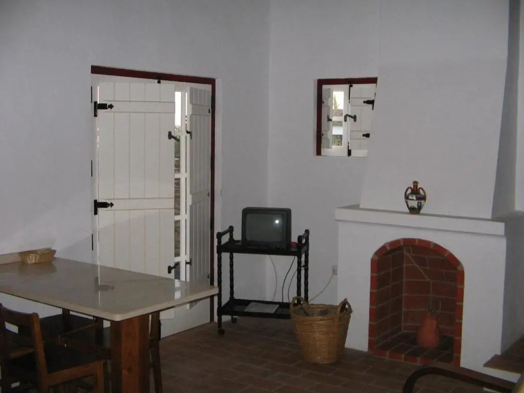 2 Bedrooms Cottage