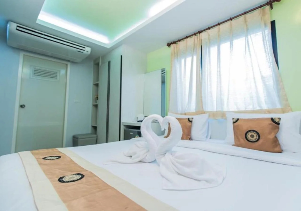 Отель De Lux Bangkok Hotel в Бангкоке
