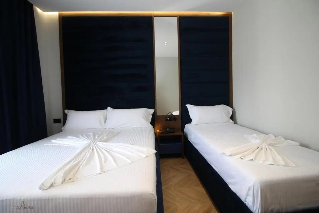Standard Triple room with balcony