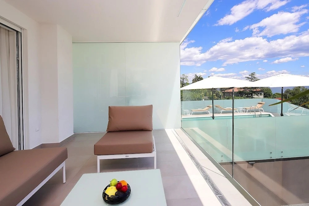 Designed Apartment with Swimming Pool - фото 7
