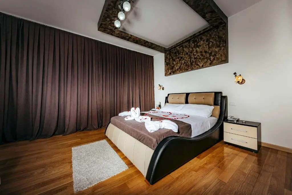Standard Double room (full double bed)