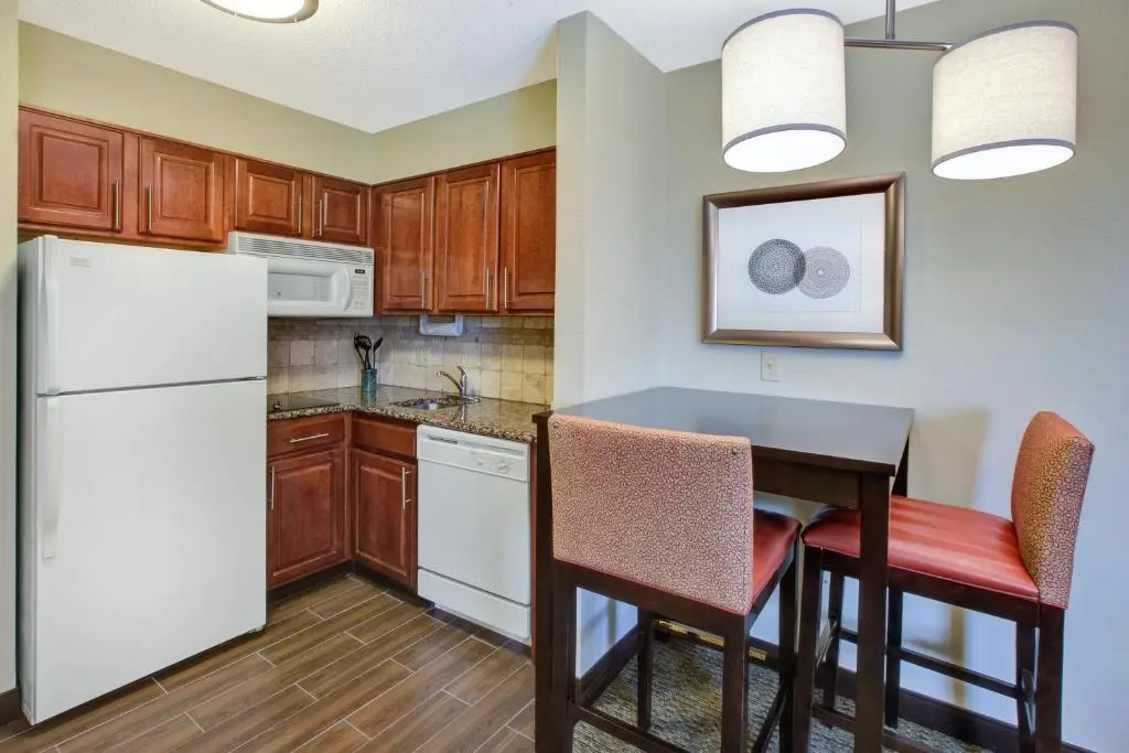 Staybridge Suites - Louisville - East by IHG - Chambres