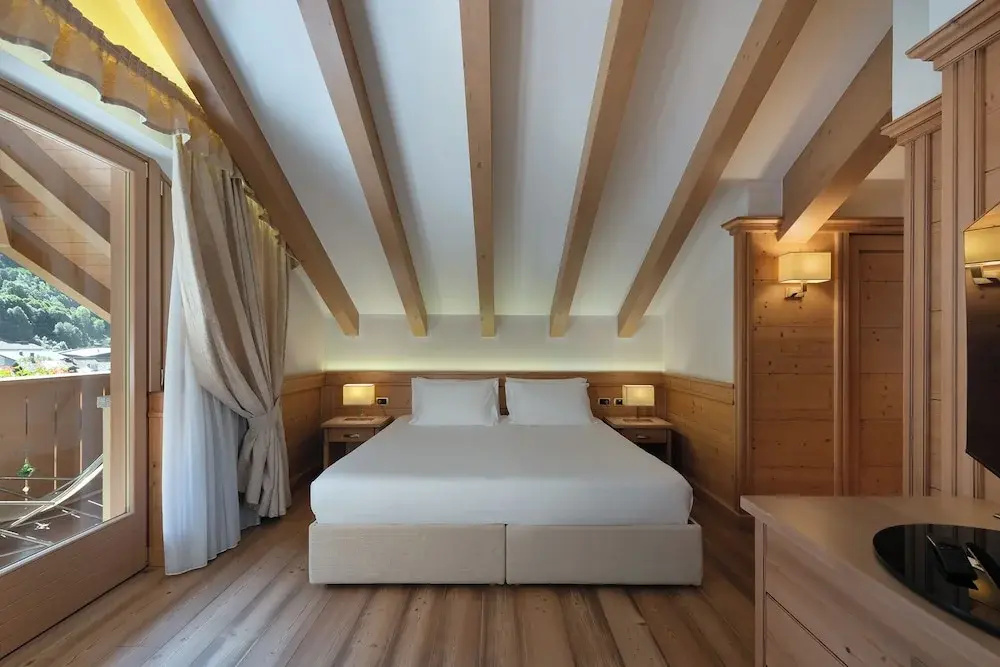 Deluxe Suite with balcony