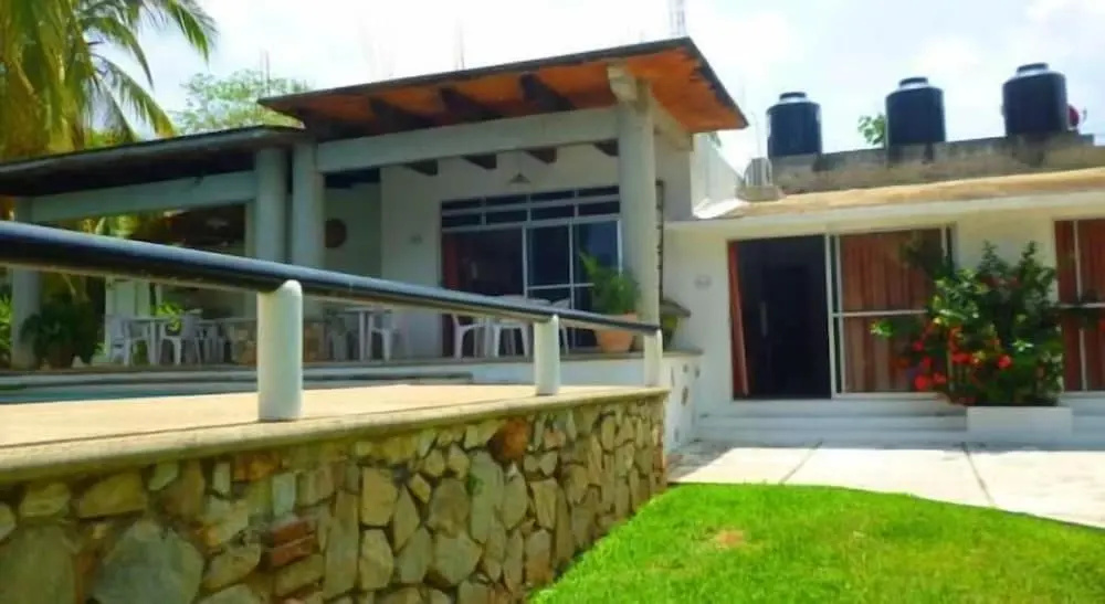 Paraiso Suites Familiar by Villas HK28
