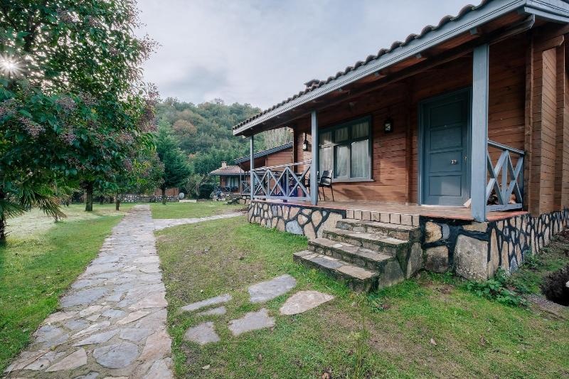1 Bedroom Bungalow with balcony and with pool view