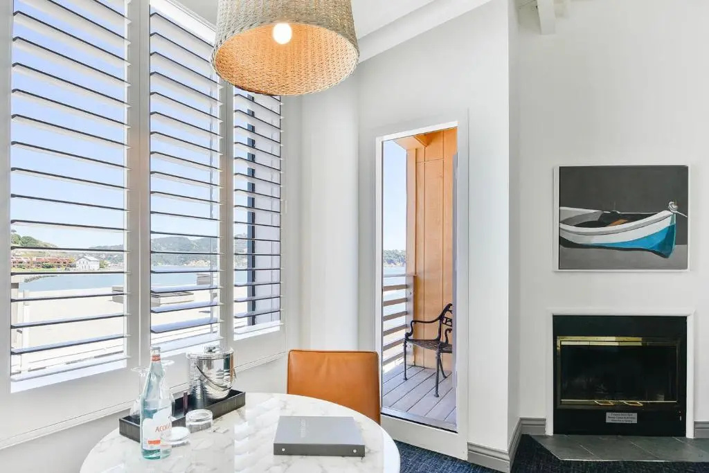 Waters Edge Hotel - Chambres