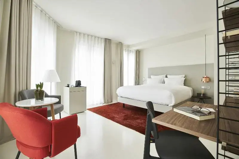 Double Club room (full double bed)