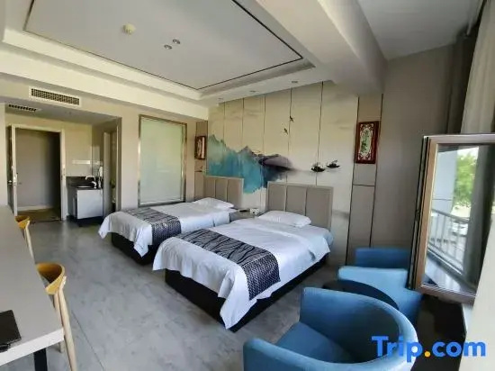 Deluxe Double room (full double bed)