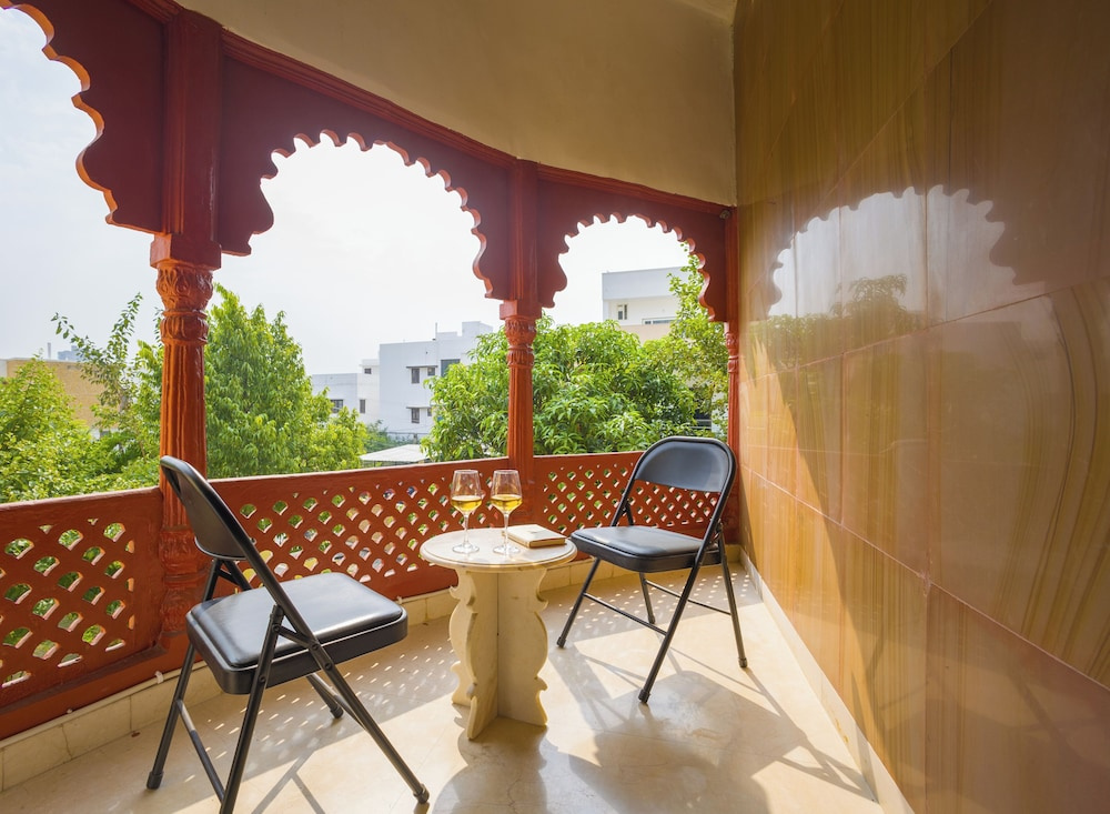 Alaya Stays Abhimanyu Mansion Pearl