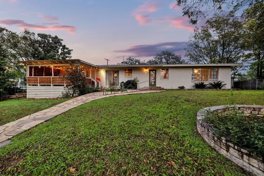 Luxury Lakefront Oasis W/Boat Dock-Firepit