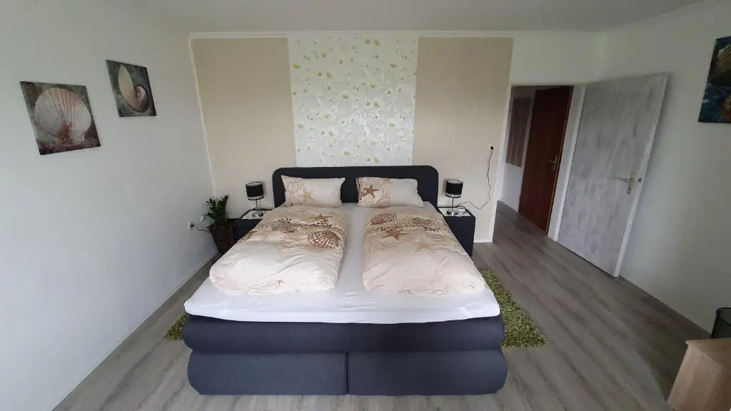 Standard Double room with balcony (full double bed)