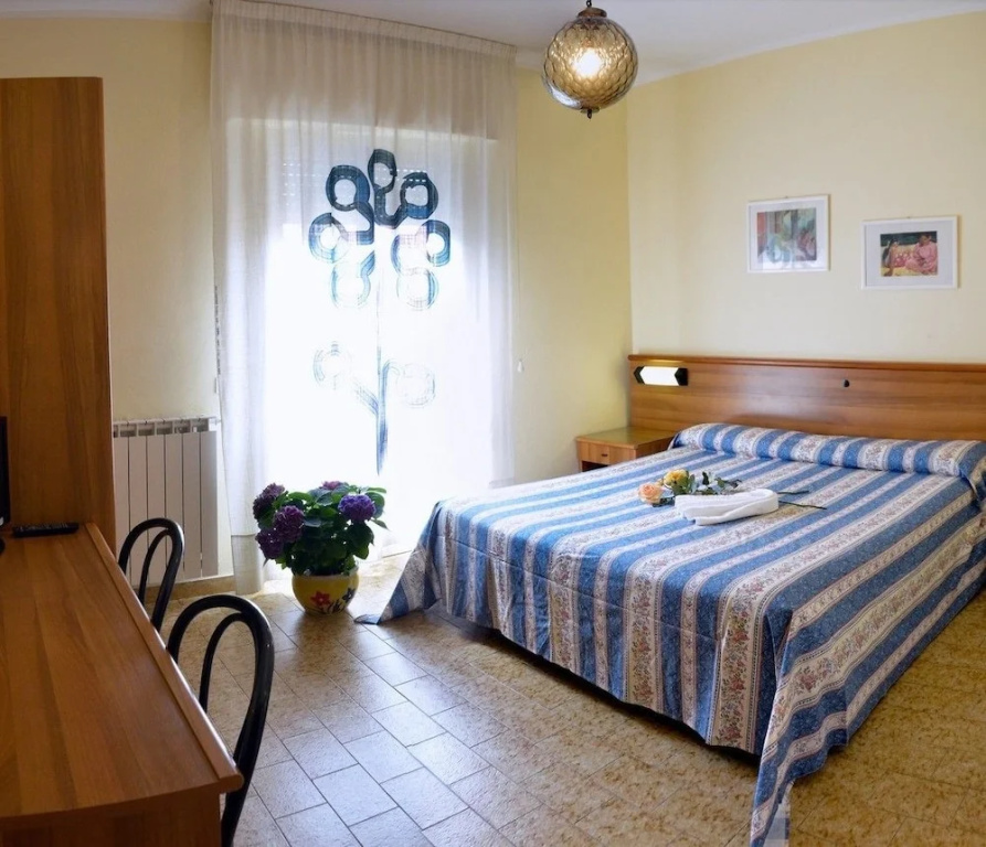 Standard Double room with balcony (full double bed)